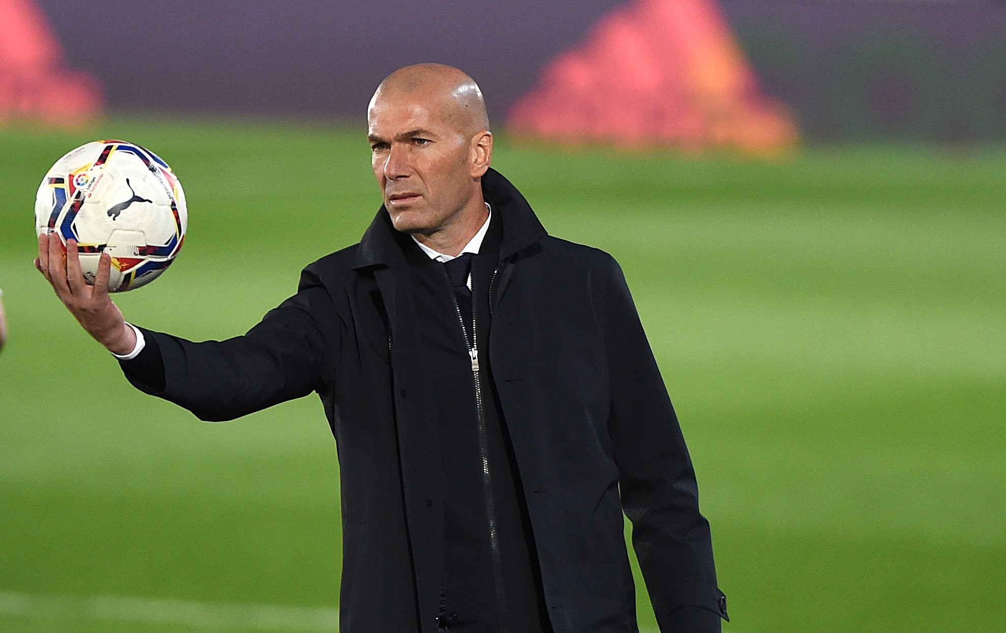 Zinedine Zidane will not return to Real Madrid despite looking for work this summer - Football España
