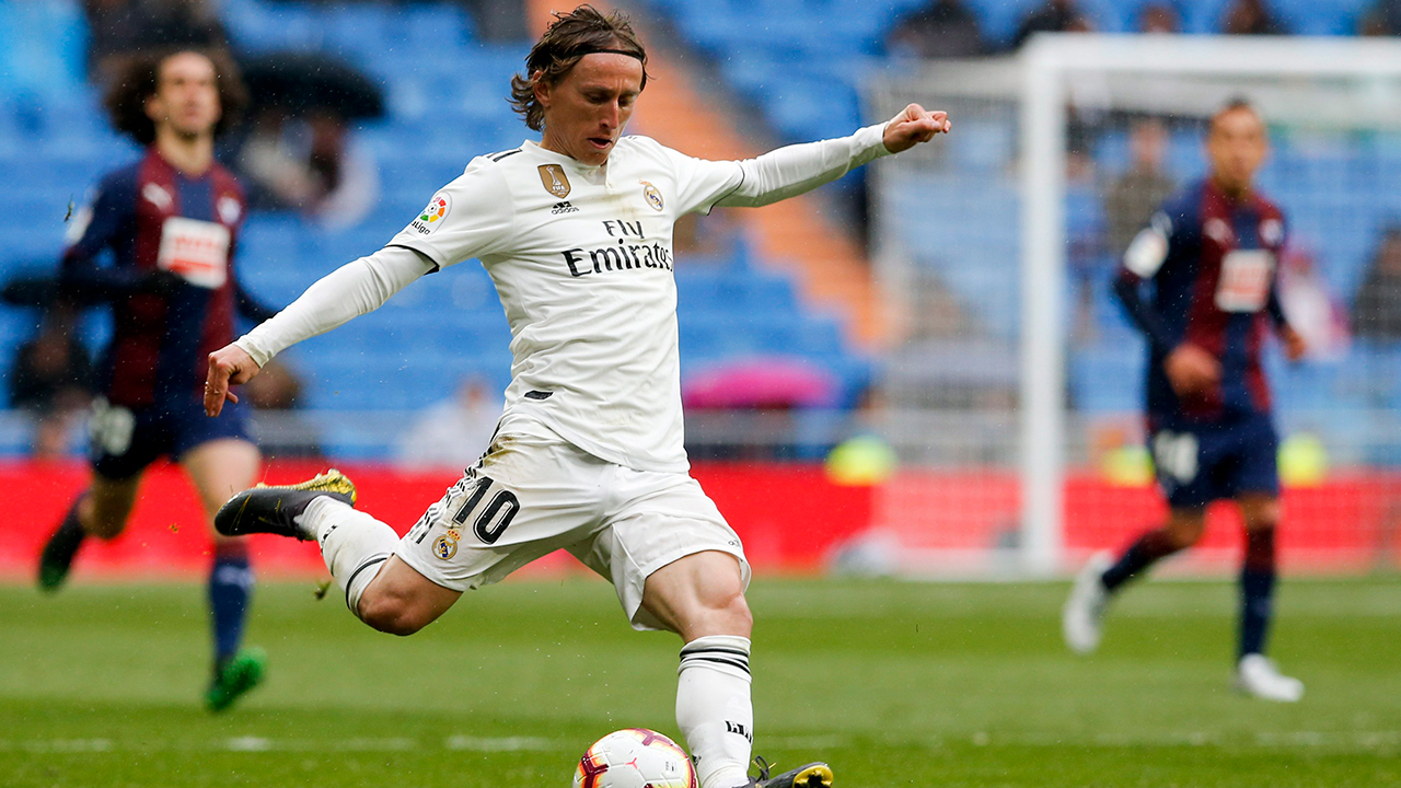 Luka Modric to stay with Real Madrid for another season in the Spanish league