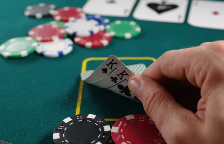 Học Cách Chơi Bài Bửu: Mẹo Casino Chuyên Nghiệp Để Thắng Lớn